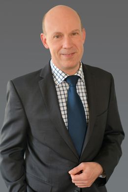 Portraitfoto von Stefan Gens